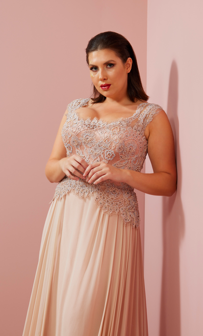 Aubrey Gown | Curve |